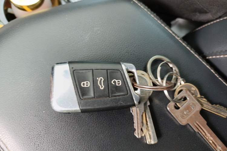 Used Volkswagen Passat 2019 280TSI Elite Edition China VI Standard Vehicle Key