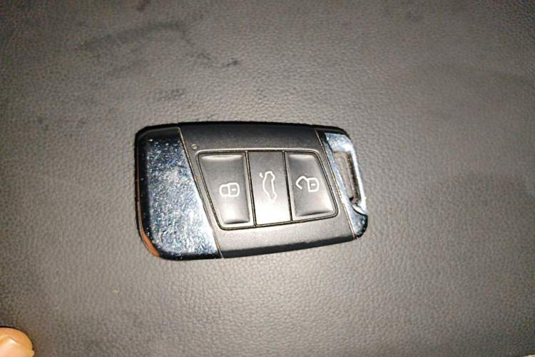 Used Volkswagen Passat 2019 330TSI Elite Edition China VI Vehicle Key