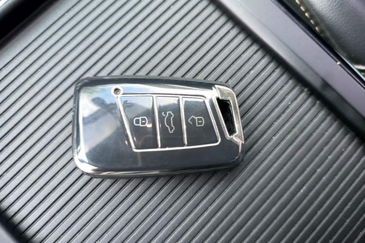 Used Volkswagen Passat 2019 280TSI Business Edition China VI Vehicle Key