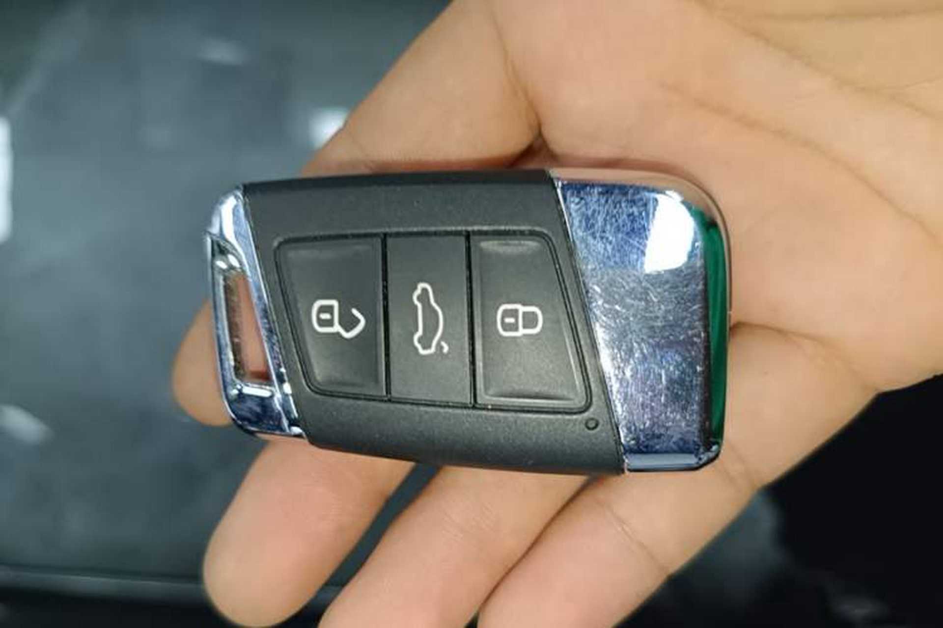 Used Volkswagen Passat 2019 330TSI Luxury Edition China VI Standard Vehicle Key