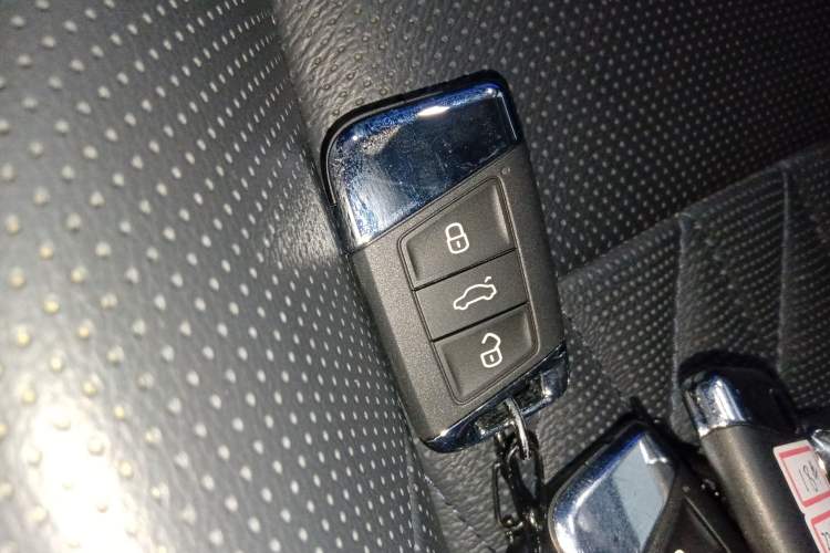 Used Volkswagen Passat 2019 380TSI Luxury Edition China VI Standard Vehicle Key