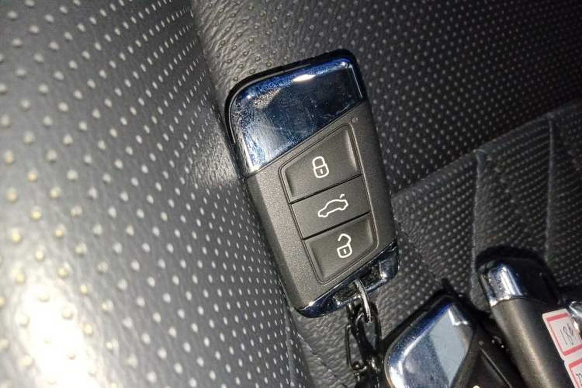 Used Volkswagen Passat 2019 380TSI Luxury Edition China VI Standard Vehicle Key