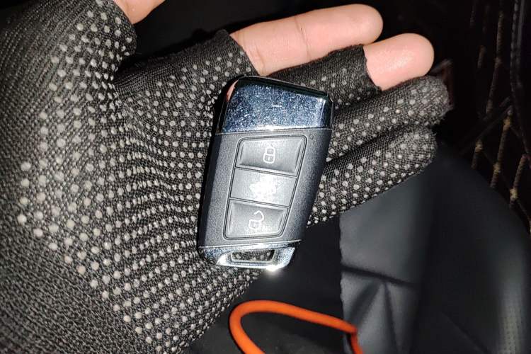 Used Volkswagen Passat 2019 330TSI Luxury Edition China VI Standard Vehicle Key