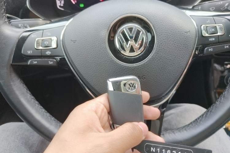 Used Volkswagen Passat 2019 380TSI Luxury Edition China VI Standard Vehicle Key