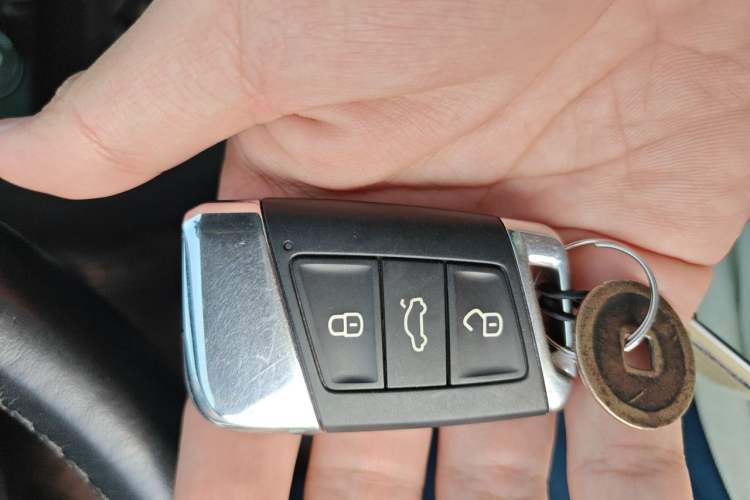 Used Volkswagen Passat 2019 330TSI Luxury Edition China VI Standard Vehicle Key