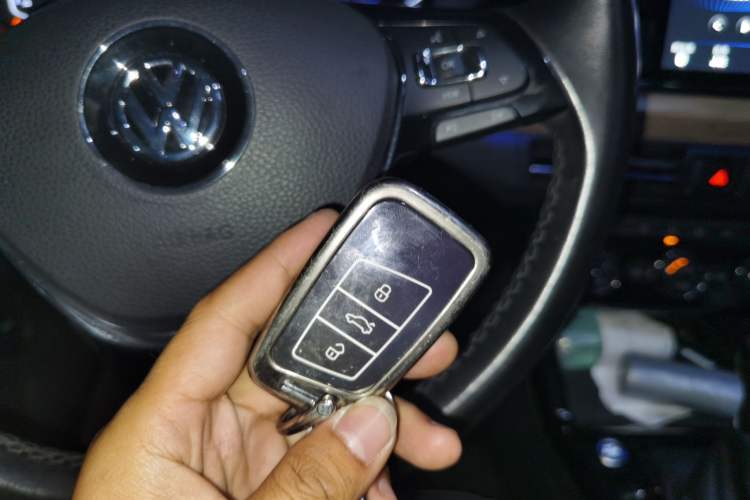 Used Volkswagen Passat 2019 330TSI Luxury Edition China VI Standard Vehicle Key