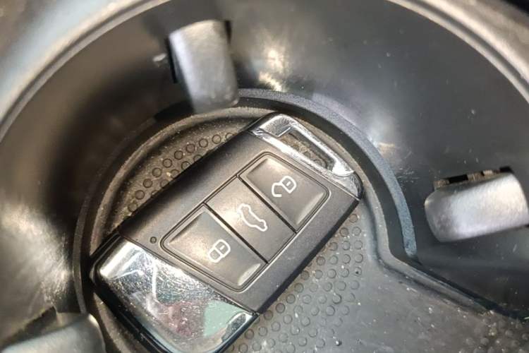 Used Volkswagen Passat 2019 330TSI Luxury Edition China VI Standard Vehicle Key