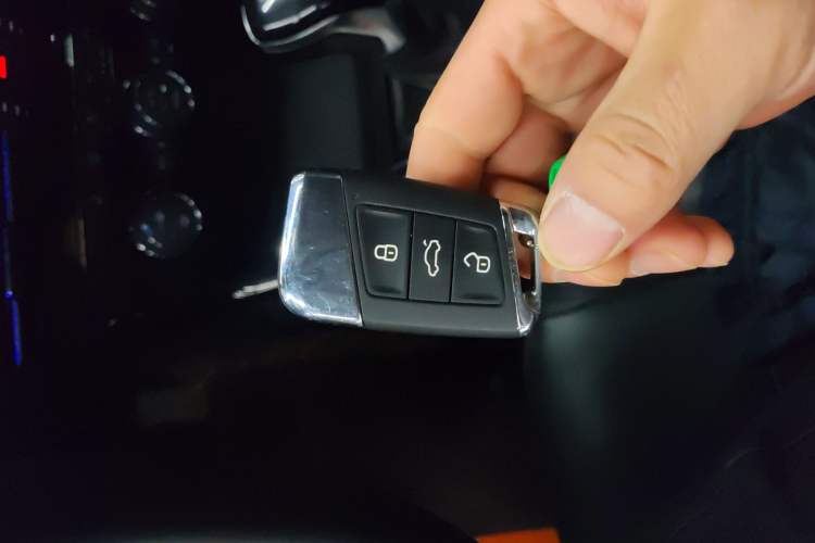 Used Volkswagen Passat 2019 330TSI Luxury Edition China VI Standard Vehicle Key