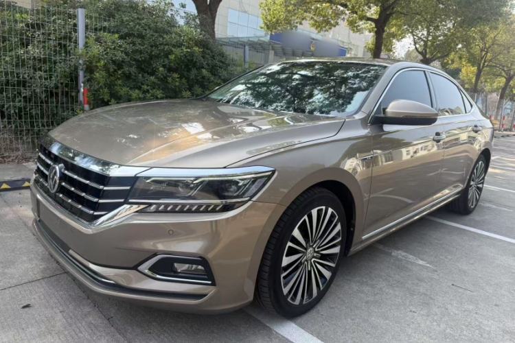 Used Volkswagen Passat 2019 330TSI Luxury Edition China V Standard Guazi used car, China used car export, Used car for sale, Used cars, Cheapest cars for sale