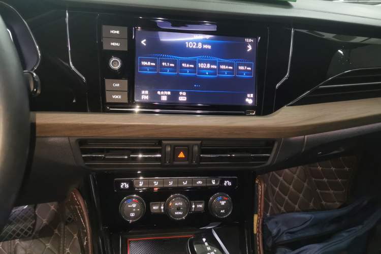 Used Volkswagen Passat 2019 330TSI Luxury Edition China V Standard Audio And AC Panel