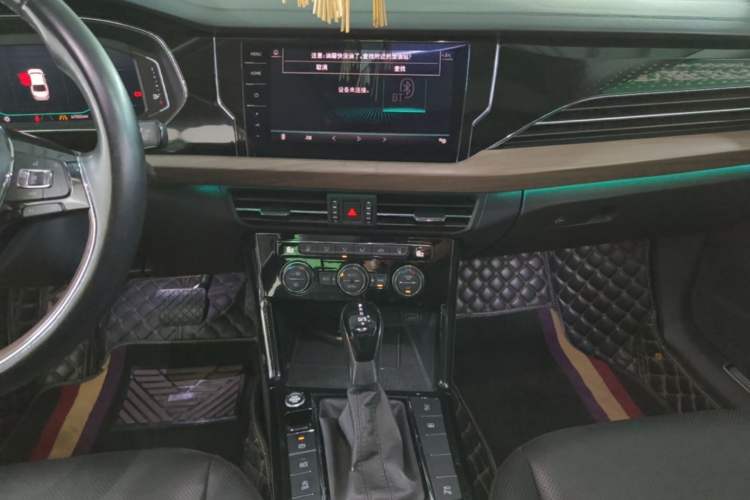 Used Volkswagen Passat 2019 380TSI Prestige Edition China VI Standard Audio And AC Panel
