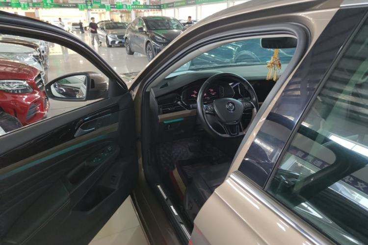 Used Volkswagen Passat 2019 380TSI Prestige Edition China VI Standard Driver Seat