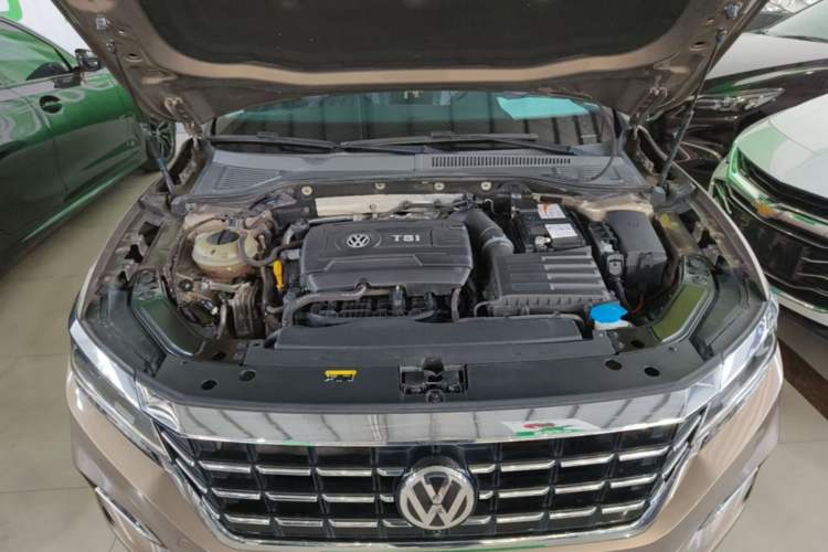 Used Volkswagen Passat 2019 380TSI Prestige Edition China VI Standard Engine Bay