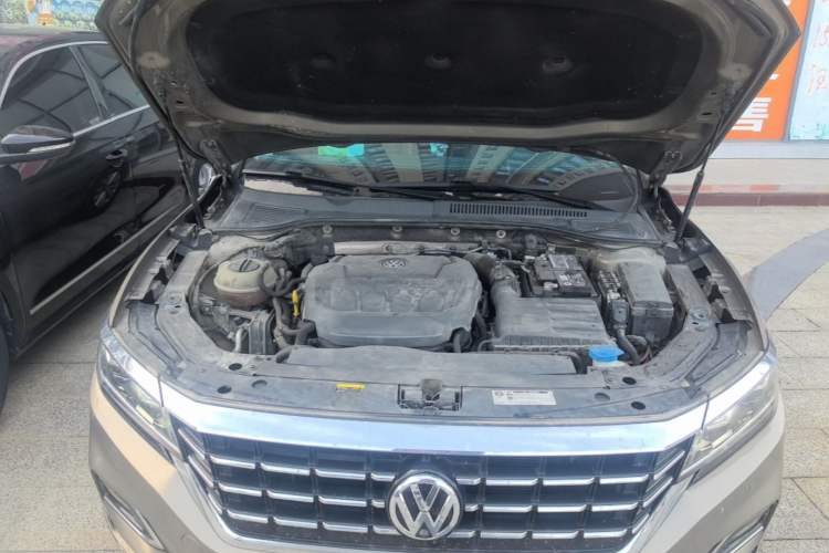 Used Volkswagen Passat 2019 330TSI Elite Edition China V Standard Engine Bay