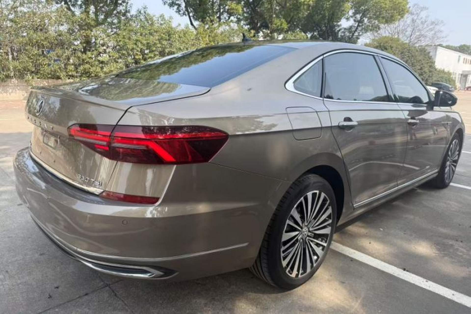 Used Volkswagen Passat 2019 330TSI Luxury Edition China V Standard Exterior 5