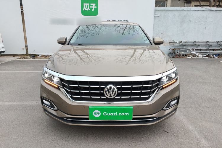 Used Volkswagen Passat 2019 330TSI Luxury Edition China VI Front
