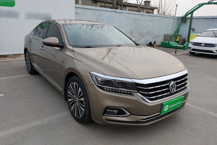 Used Volkswagen Passat 2019 330TSI Luxury Edition China VI Front Right 45 Deg