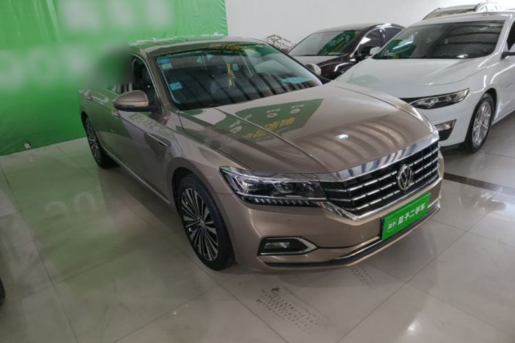 Used Volkswagen Passat 2019 380TSI Prestige Edition China VI Standard Front Right 45 Deg