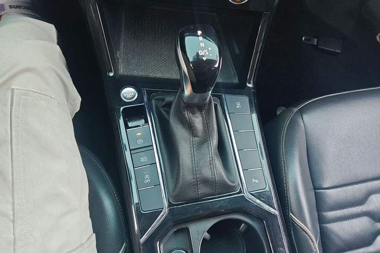 Used Volkswagen Passat 2019 330TSI Elite Edition China V Standard Gear Lever