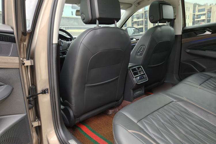 Used Volkswagen Passat 2019 330TSI Luxury Edition China VI Standard Interior 9