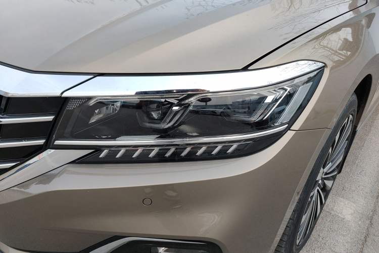 Used Volkswagen Passat 2019 330TSI Luxury Edition China VI Left Front Headlight