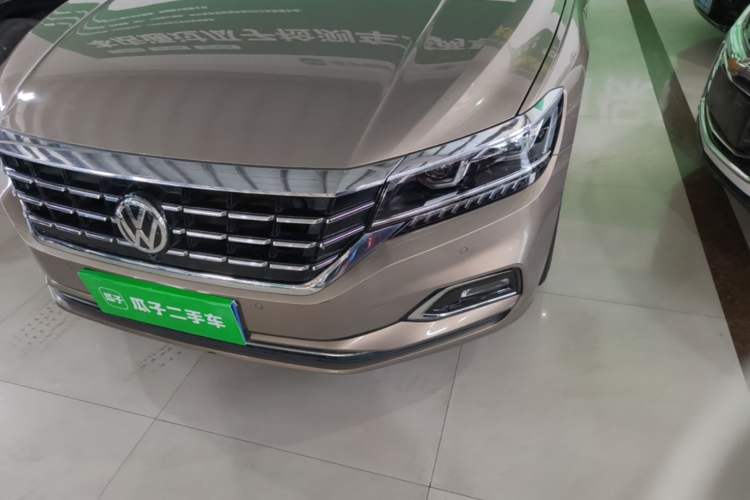 Used Volkswagen Passat 2019 380TSI Prestige Edition China VI Standard Left Front Headlight