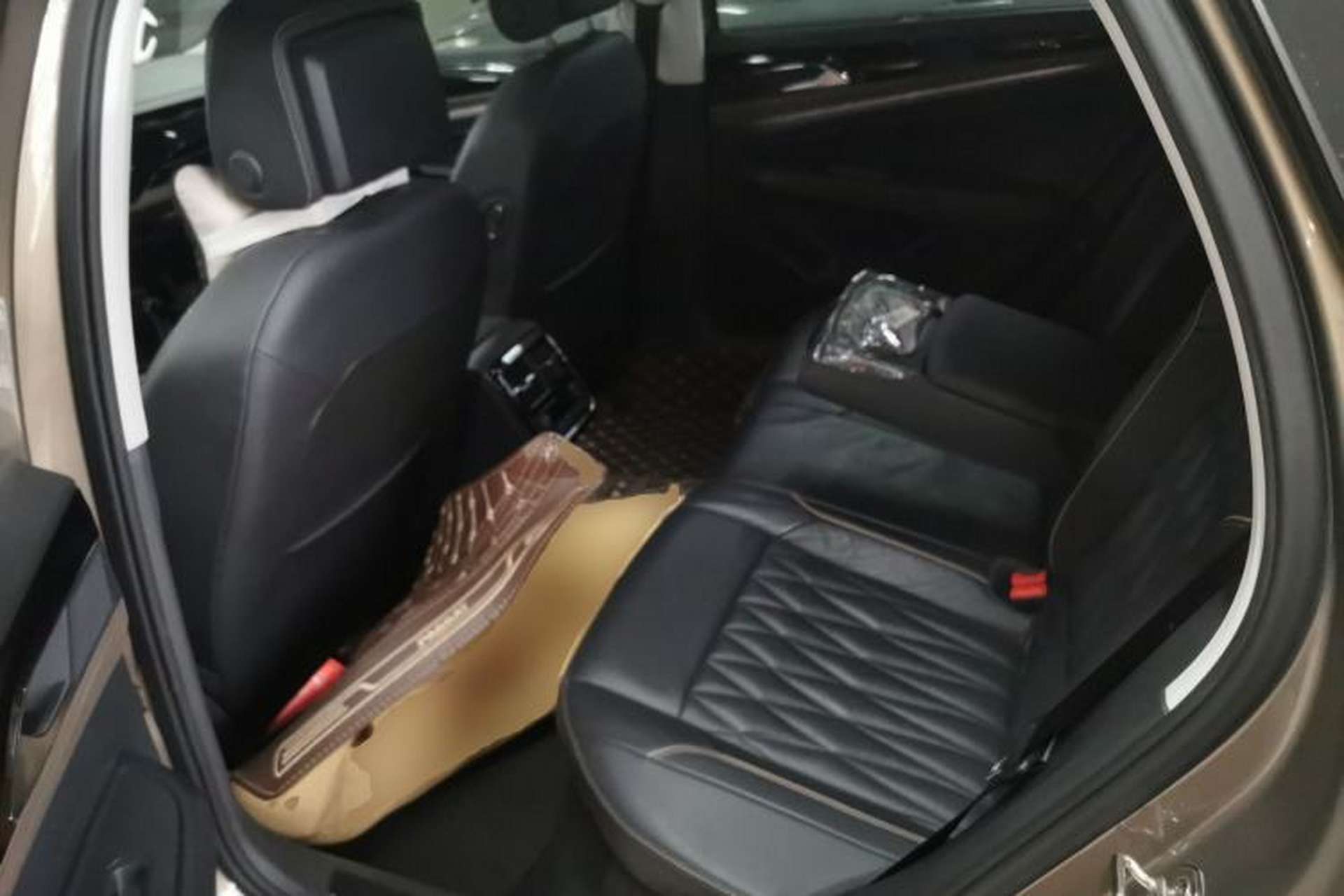 Used Volkswagen Passat 2019 330TSI Luxury Edition China V Standard Left Rear Seat