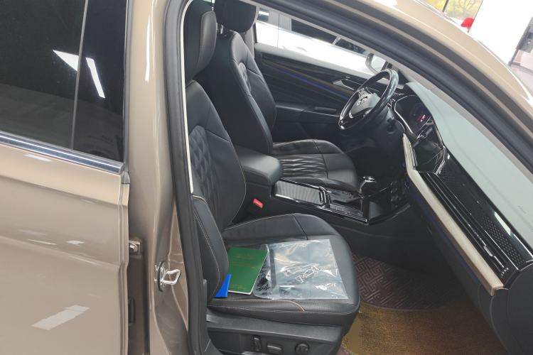 Used Volkswagen Passat 2019 330TSI Luxury Edition China VI Standard Right Front Seat