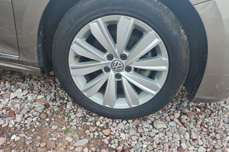 Used Volkswagen Passat 2019 330TSI Elite Edition China V Standard Right Front Wheel Hub