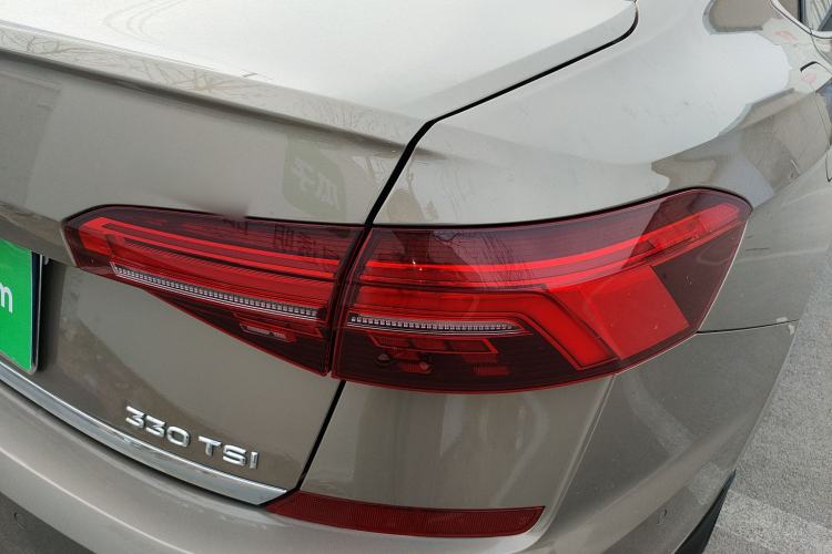 Used Volkswagen Passat 2019 330TSI Luxury Edition China VI Right Rear Taillight
