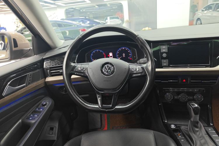 Used Volkswagen Passat 2019 330TSI Luxury Edition China VI Standard Steering Wheel