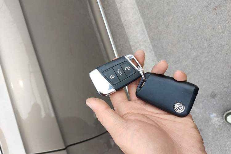 Used Volkswagen Passat 2019 330TSI Luxury Edition China VI Vehicle Key