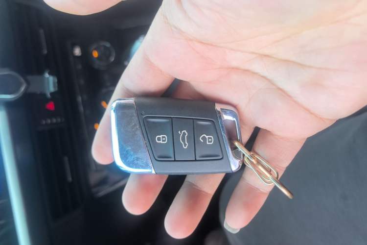Used Volkswagen Passat 2019 330TSI Elite Edition China V Standard Vehicle Key