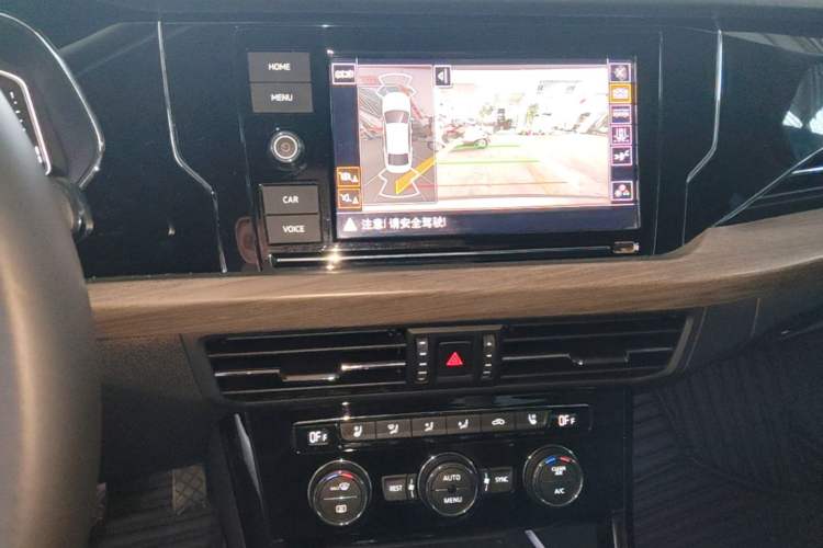 Used Volkswagen Passat 2019 330TSI Luxury Edition China VI Standard Audio And AC Panel