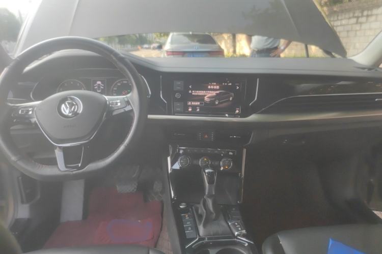 Used Volkswagen Passat 2019 330TSI Elite Edition China VI Center Console