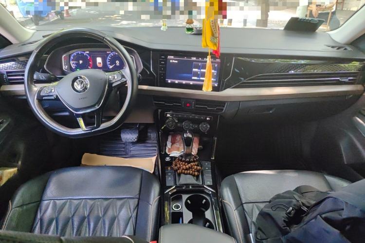 Used Volkswagen Passat 2019 380TSI Prestige Edition China VI Standard Center Console