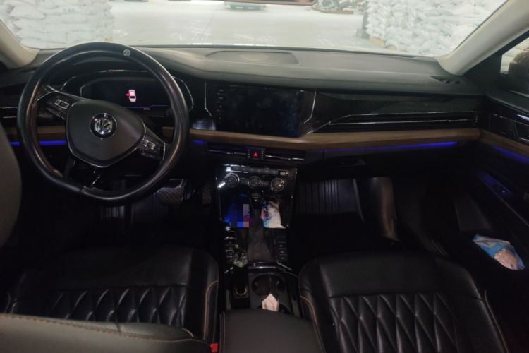 Used Volkswagen Passat 2019 330TSI Luxury Edition China V Standard Center Console