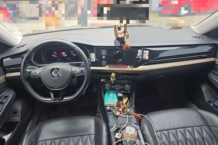 Used Volkswagen Passat 2019 330TSI Luxury Edition China V Standard Center Console