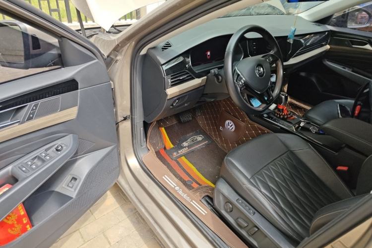 Used Volkswagen Passat 2019 380TSI Prestige Edition China VI Standard Driver Seat