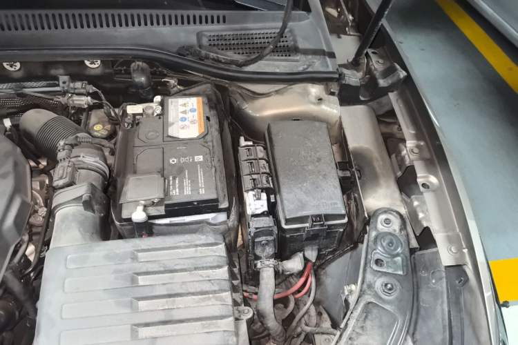 Used Volkswagen Passat 2019 330TSI Elite Edition China VI Engine Bay Left