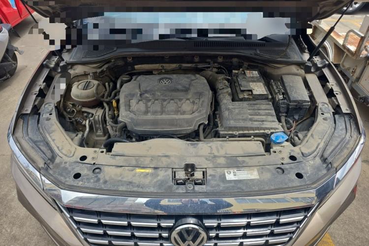 Used Volkswagen Passat 2019 330TSI Luxury Edition China V Standard Engine Bay