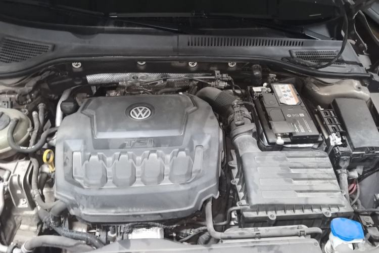 Used Volkswagen Passat 2019 330TSI Elite Edition China VI Engine Bay