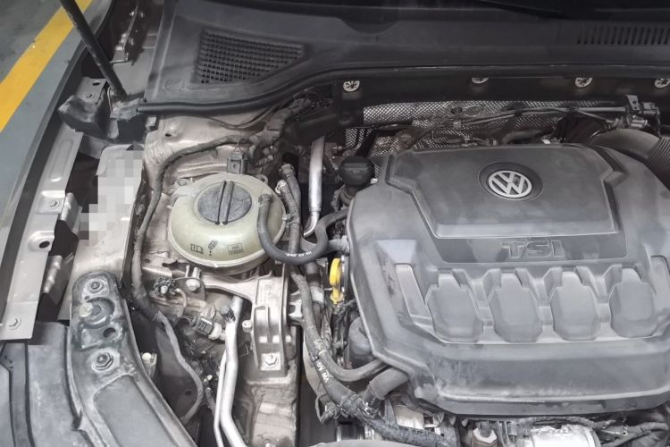 Used Volkswagen Passat 2019 330TSI Elite Edition China VI Engine Bay Right