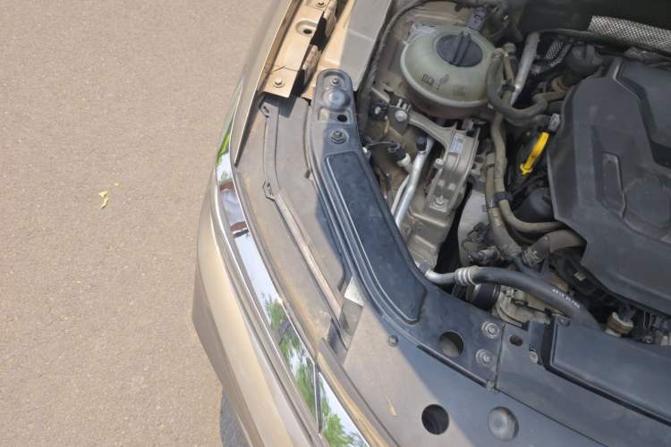 Used Volkswagen Passat 2019 330TSI Elite Edition China VI Engine Bay Right