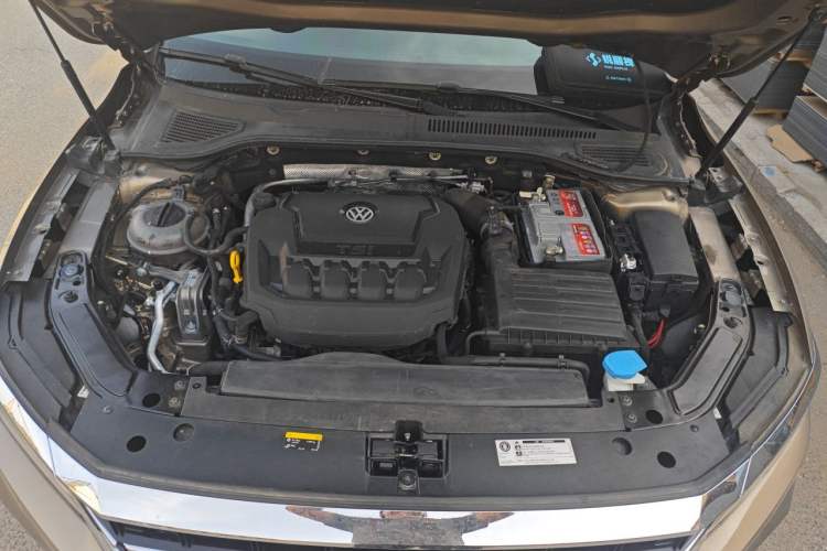 Used Volkswagen Passat 2019 330TSI Elite Edition China V Standard Engine Bay
