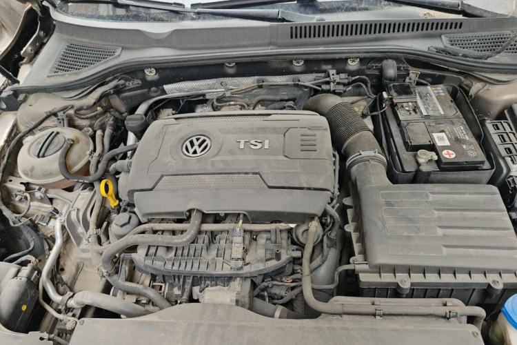 Used Volkswagen Passat 2019 380TSI Prestige Edition China VI Standard Engine Bay