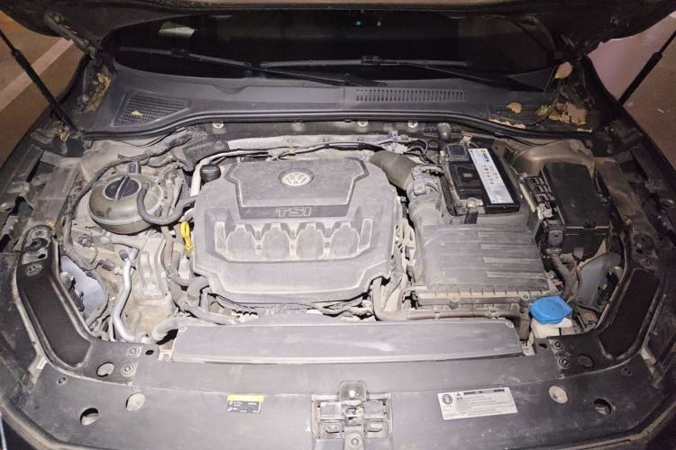 Used Volkswagen Passat 2019 330TSI Elite Edition China VI Engine Bay