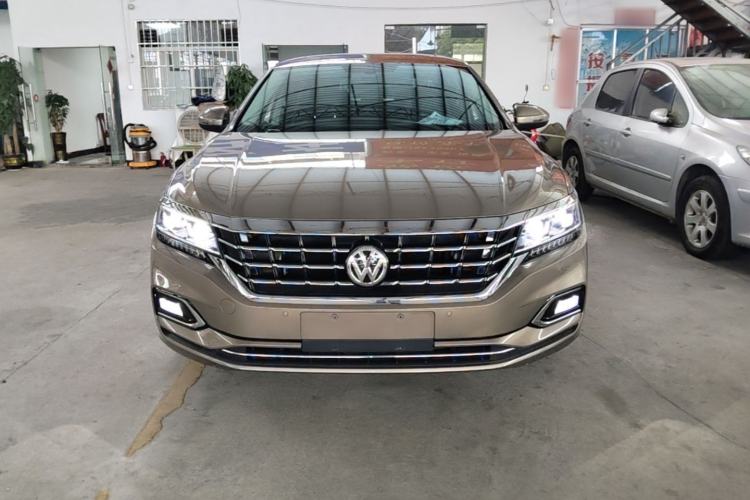 Used Volkswagen Passat 2019 330TSI Luxury Edition China VI Standard Front