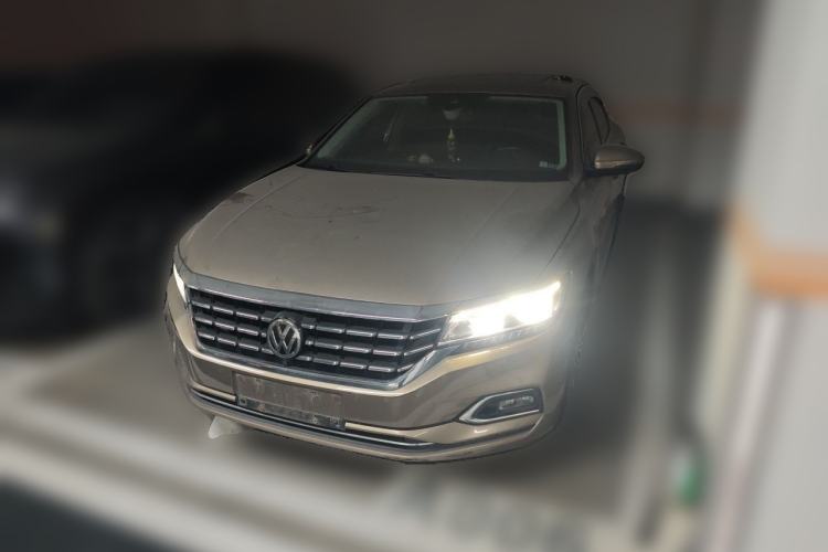 Used Volkswagen Passat 2019 380TSI Prestige Edition China VI Standard Front