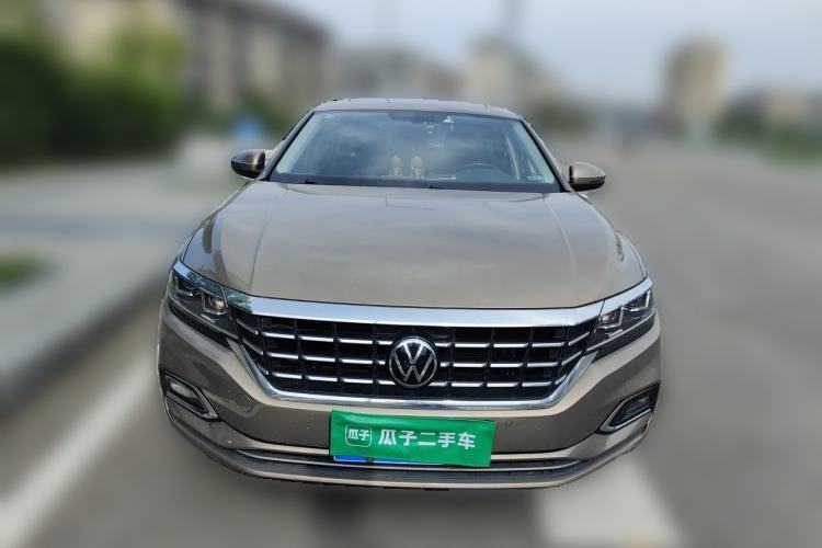 Used Volkswagen Passat 2019 330TSI Elite Edition China VI Front